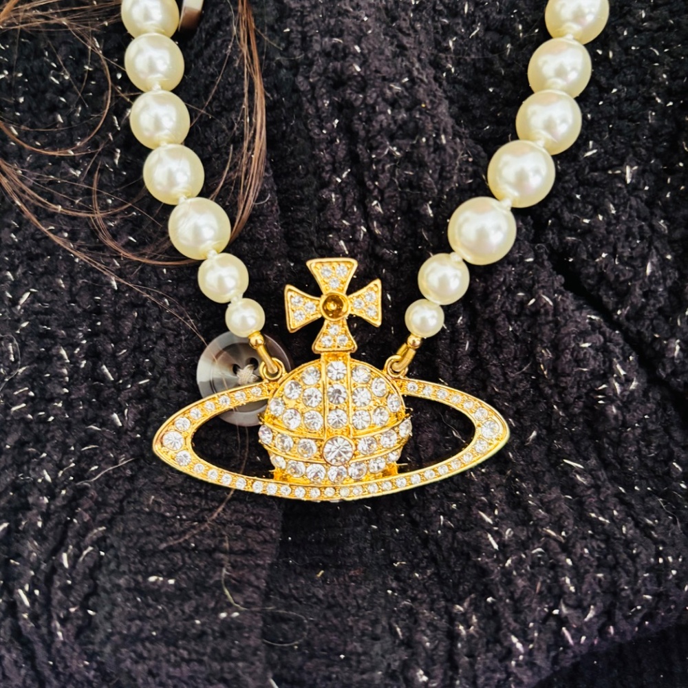 Vivienne Westwood Jumbo Pearl Saturn Orb Gold Austrian Crystal Necklace - Picture 3 of 12